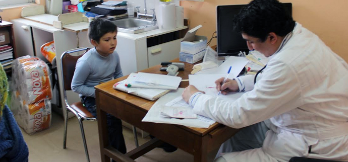 Cesfam Coihueco recibe a médicos especialistas del Rotary Club.  El operativo médico atendió a pacientes que llevaban largo tiempo esperando interconsultas para ver especialistas.